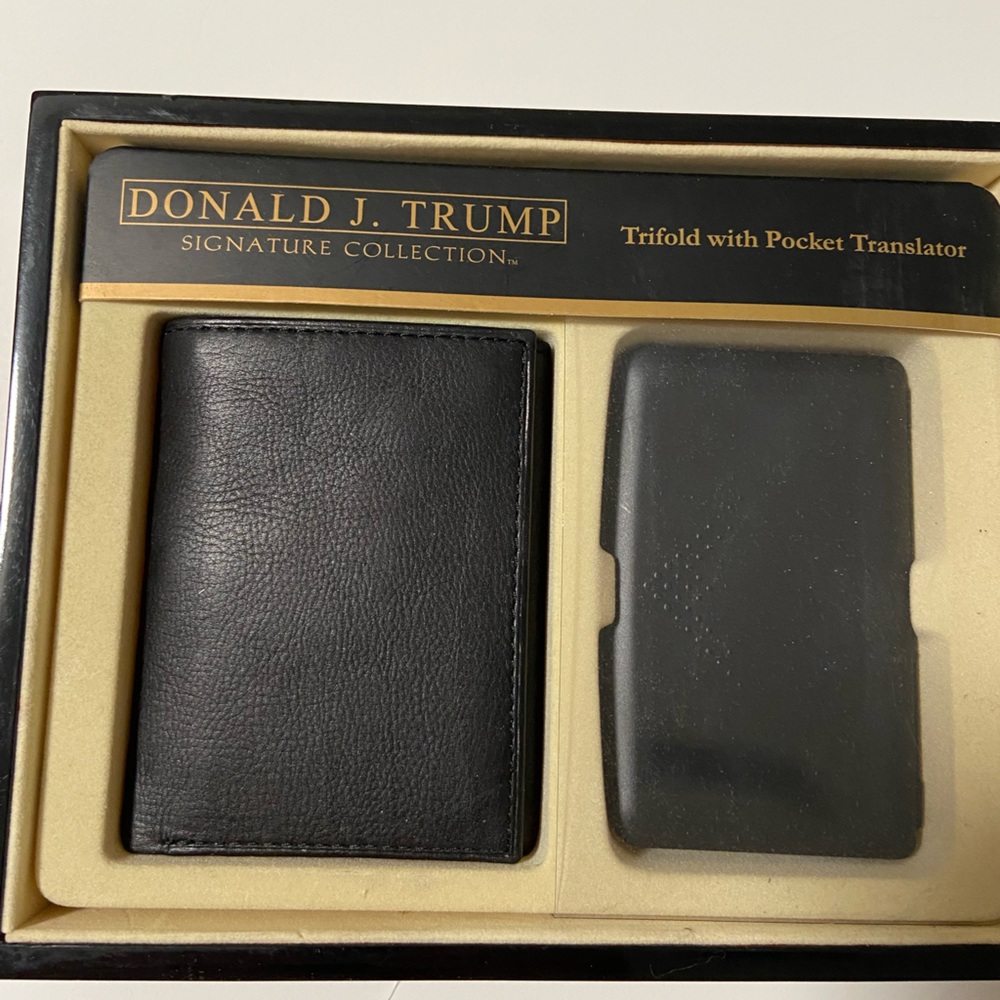 Signature Collection Black Trifold Wallet